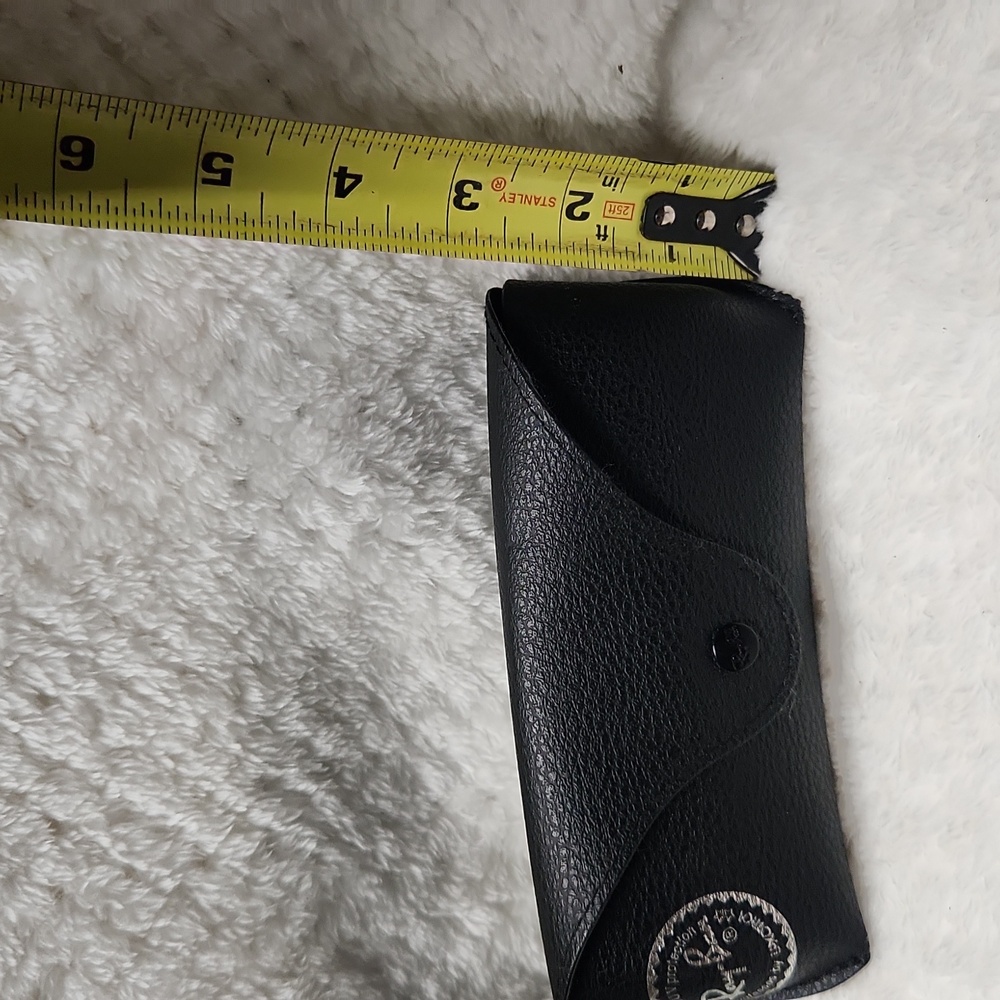 Ray-Ban Glass Case Snap Closure - Picture 5 of 5